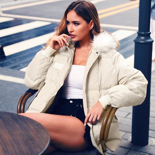 LUNÉA "Winter Desire" - Luxusjacke mit Fellkapuze